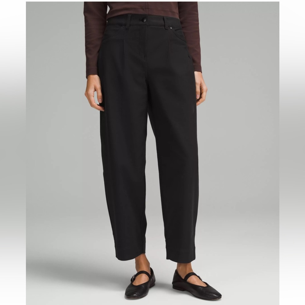 Lululemon City Sleek Mid-Rise Barrel-Leg
Pant